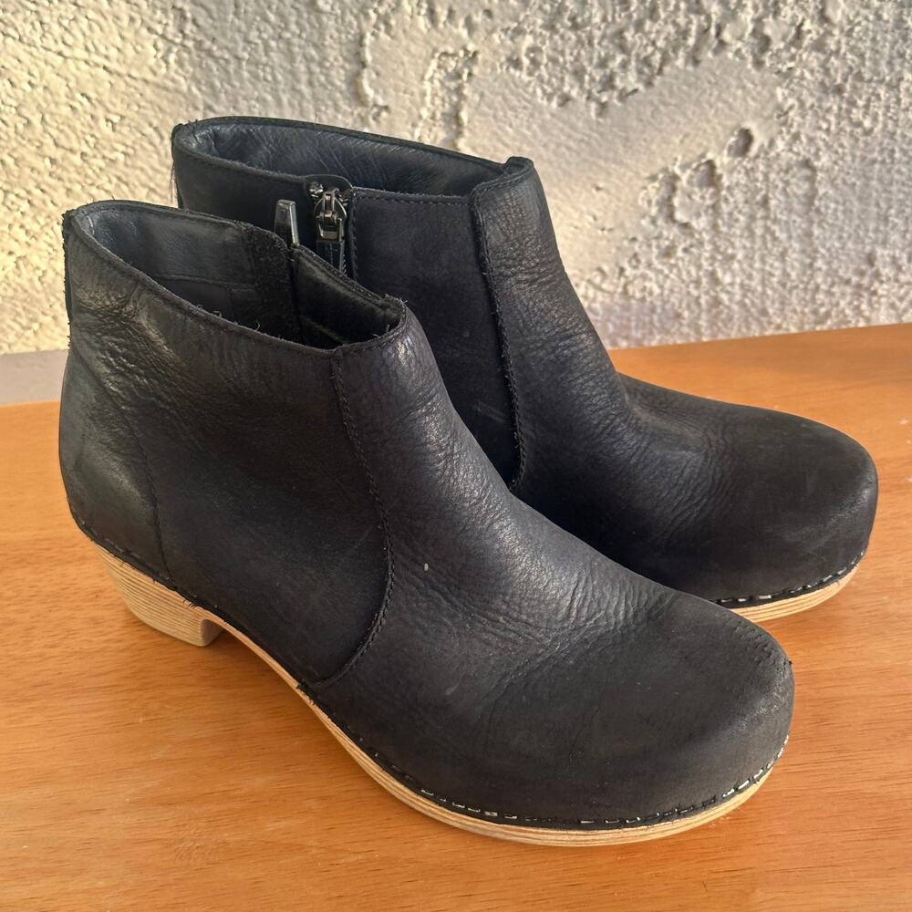 Dansko Lizanne Black Nubuck Leather Ankle Booties Clog Heel 38 US 7.5-8